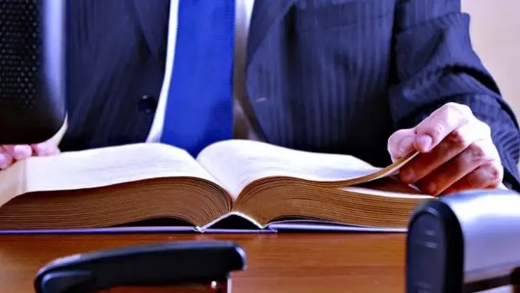 دعوى فصل شريك واستمرار الشركة مع الشركاء الآخرين