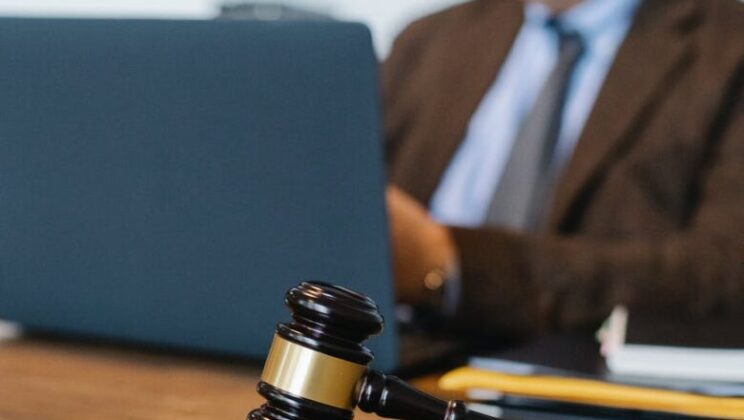 افضل محامي في قضايا مكتب العمل والموظفين في الرياض 2024