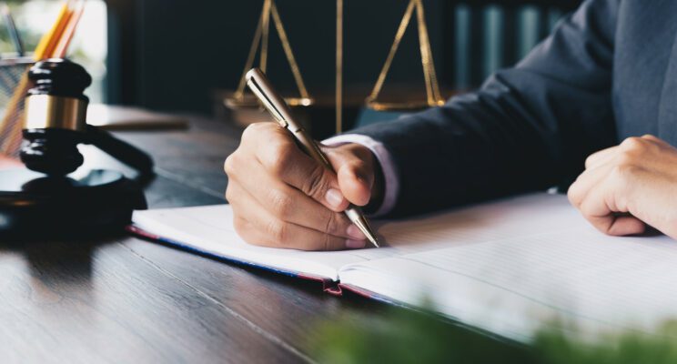 العقوبات والجزاءات في نظام العمل السعودي